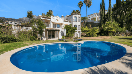 Cascada de Camojan for Sale Villas Marbella