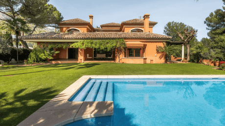 Villas for Sale in Golden Mile Marbella Altos Reales