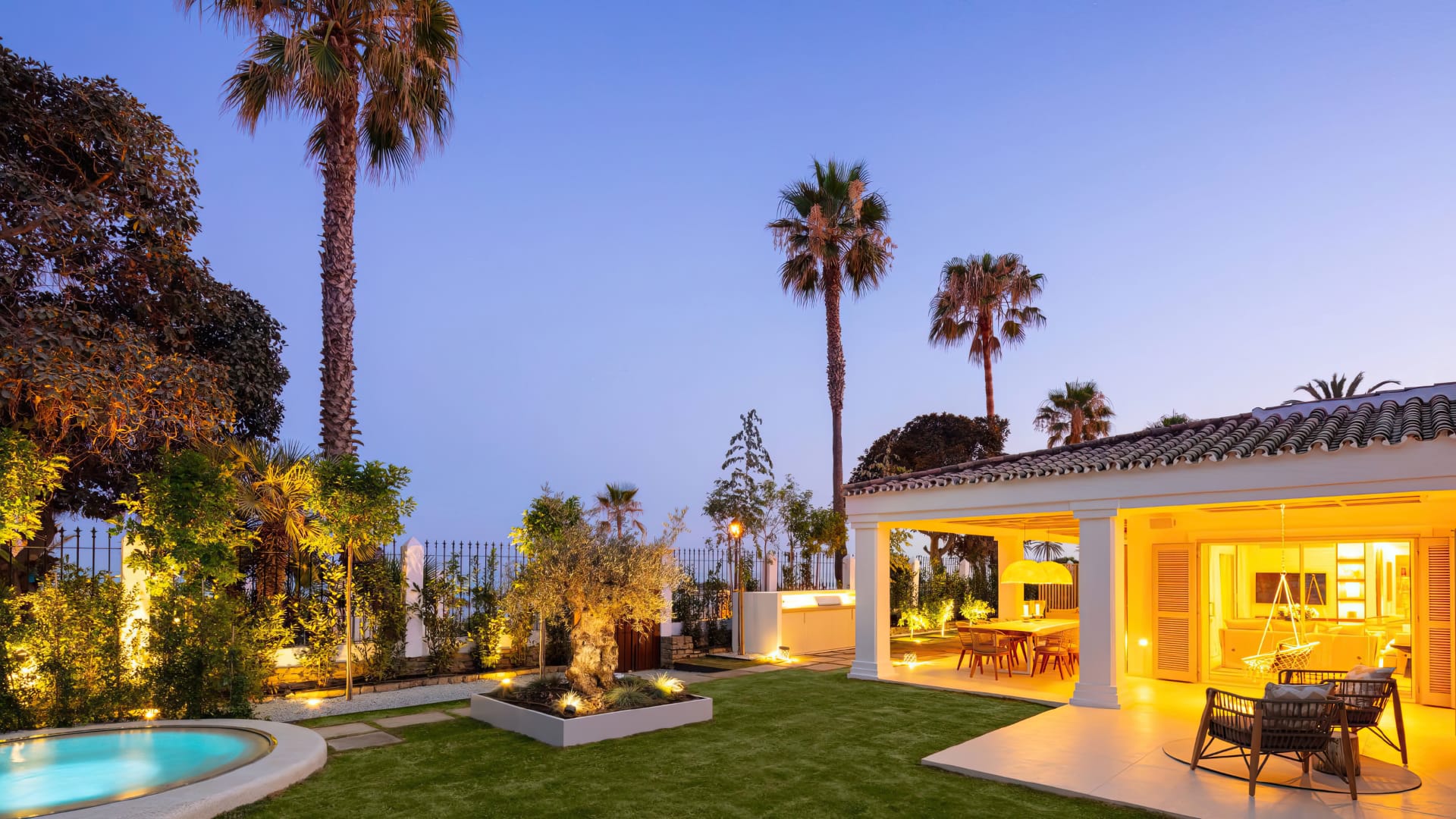 Beachfront Villa BREEZE, Golden Mile Marbella