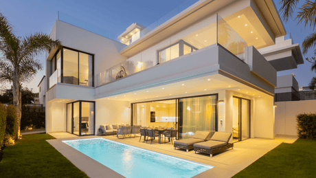 Beach villa for sale in Golden Mile Marbella