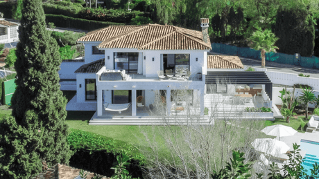 Charming villa for sale in Nueva Andalucia