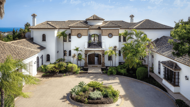 Luxury villa for sale in El Paraiso Marbella