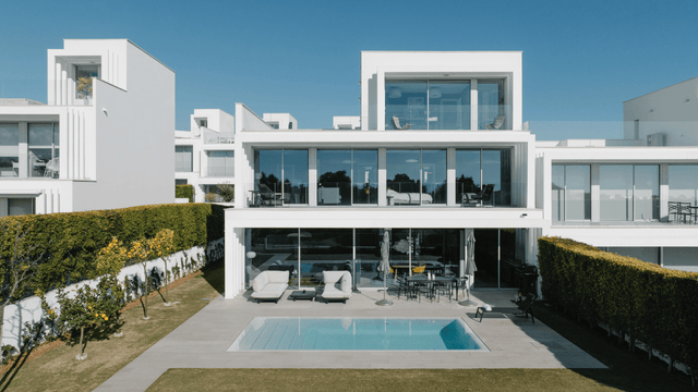 Modern frontline golf villa for sale in Sotogrande with private pool and terrace