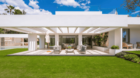 Modern villa for sale in Nueva Andalucia Marbella