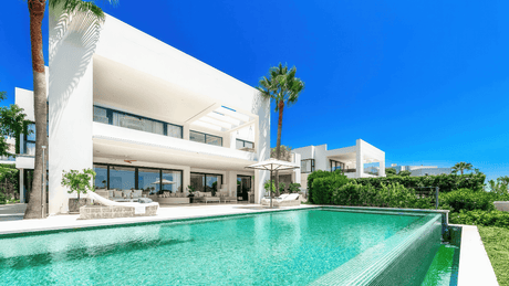 Nueva Andalucia modern villa for sale with infinity pool and elegant design