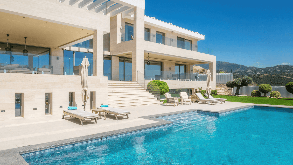 Panoramic sea views villa for sale in La Alqueria Marbella