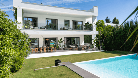 Puerto Banus Marbella villa for sale with private pool and modern design