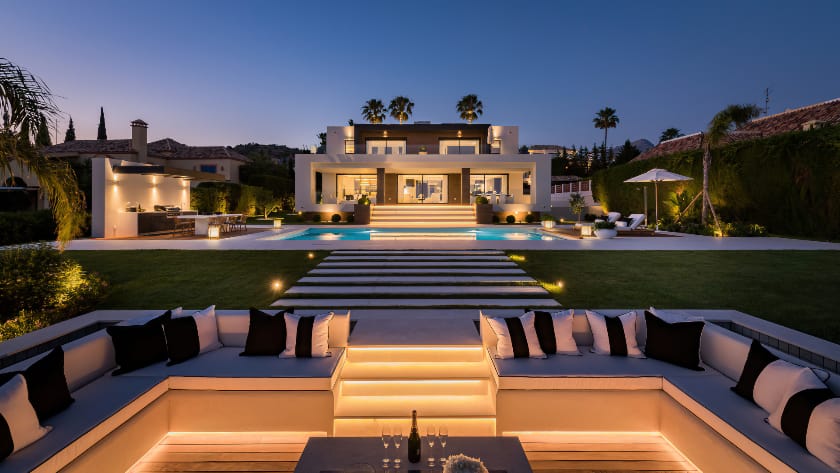 rent luxury villa in marbella