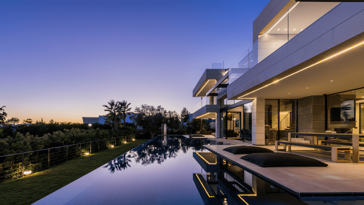 Sea views modern villa for sale in Golden Mile with infinity pool and luxury design