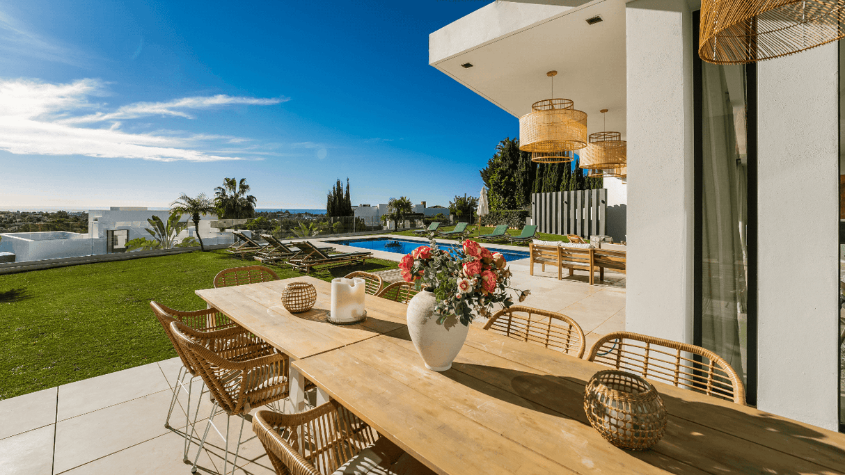 Sea views villa for sale in La Alqueria with private pool and garden