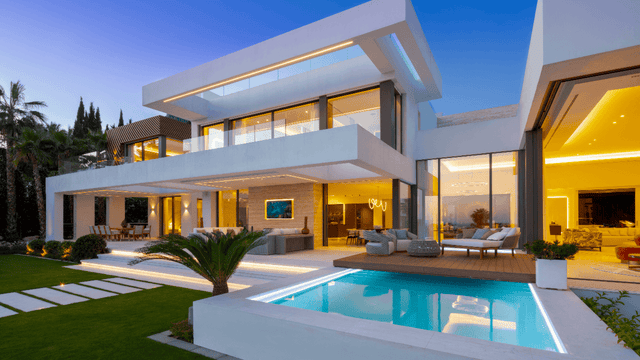 Modern mansion for sale in Sierra Blanca Marbella with private pool and spacious outdoor terraces