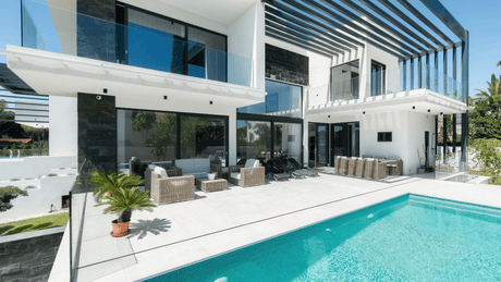 Modern villa for sale in Marbella East Marbesa with private pool and contemporary design