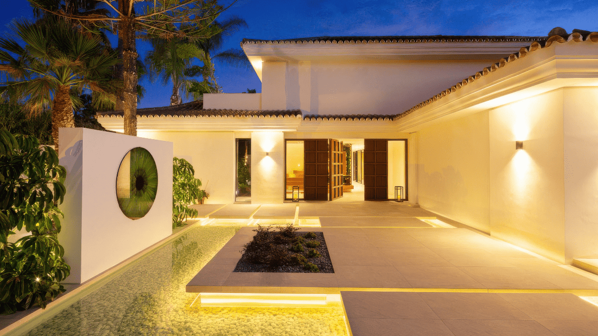 Villa for sale in Marbella Nueva Andalucia with modern design and luxurious entrance