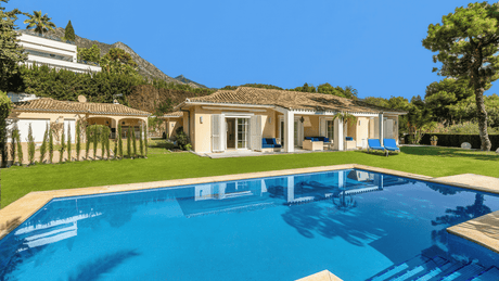 Villas for Sale in Cascada de Camojan Marbella Investment