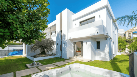 Villas for Sale in Marbella Golden Mile Move-In Ready