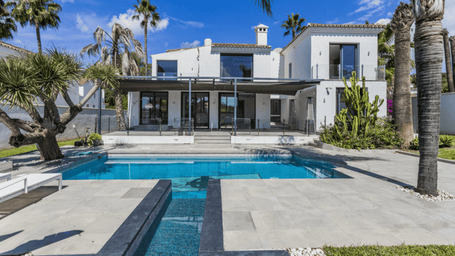 Villas for Sale in Marbella Nueva Andalucia Frontline Golf