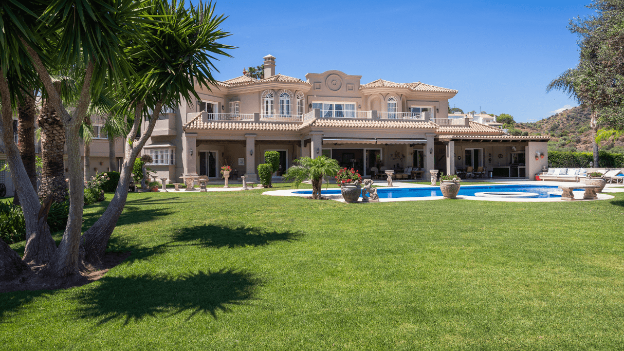 5.850.000€ Andalusian Villa Nueva Andalucia