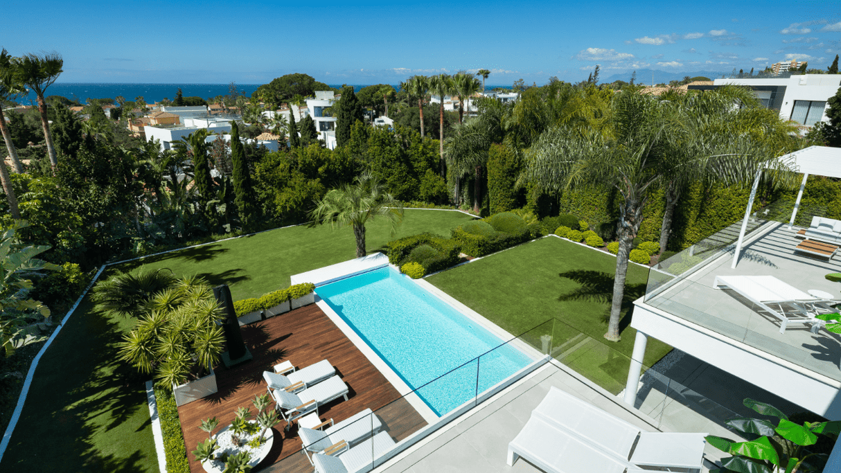 4.950.000€ Award-Winning Villa Marbella East