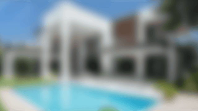 Villas for Sale in Nueva Andalucia Marbella Centro Plaza