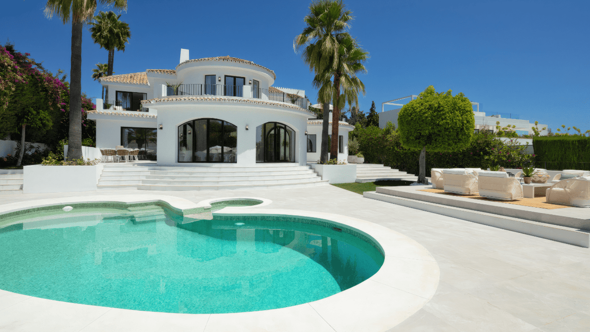 3.695.000€ 4 Cars Villa Nueva Andalucia