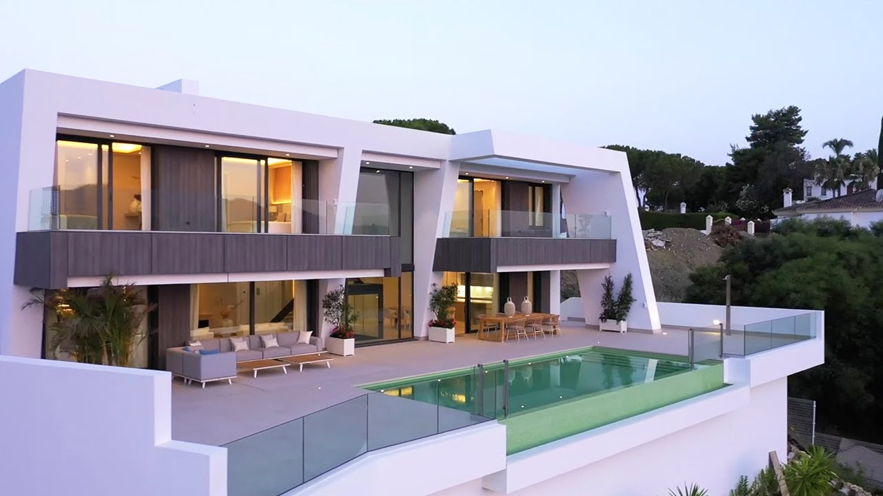 NEW! Luminous Villa with Panoramic Views (Marbella)【2.450.000€】