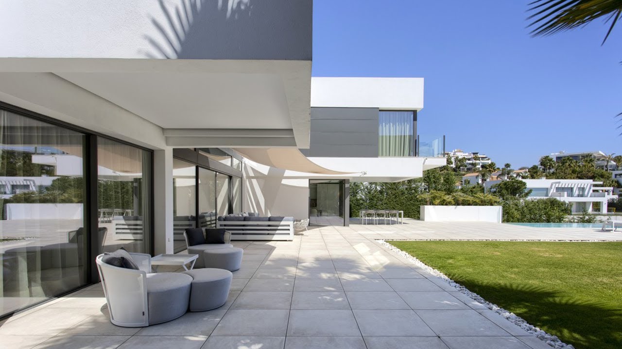 NEW! Modern Villa with HUGE GARAGE【2.700.000€】La Alqueria, Marbella, Spain