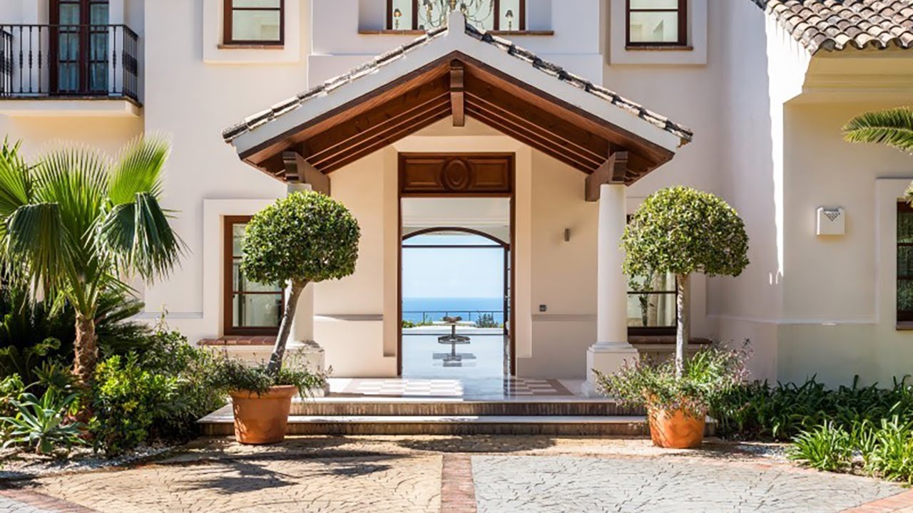 Villa with Amazing SEA Views in GATED Community (Marbella)【10.000.000€】