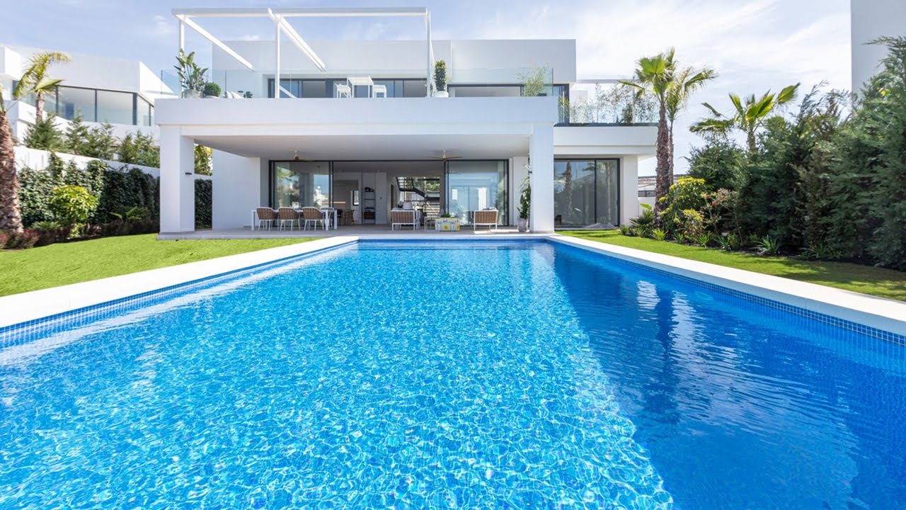 Brand New Villa next to BEACH & Frontline Golf (Marbella)【2.030.000€】