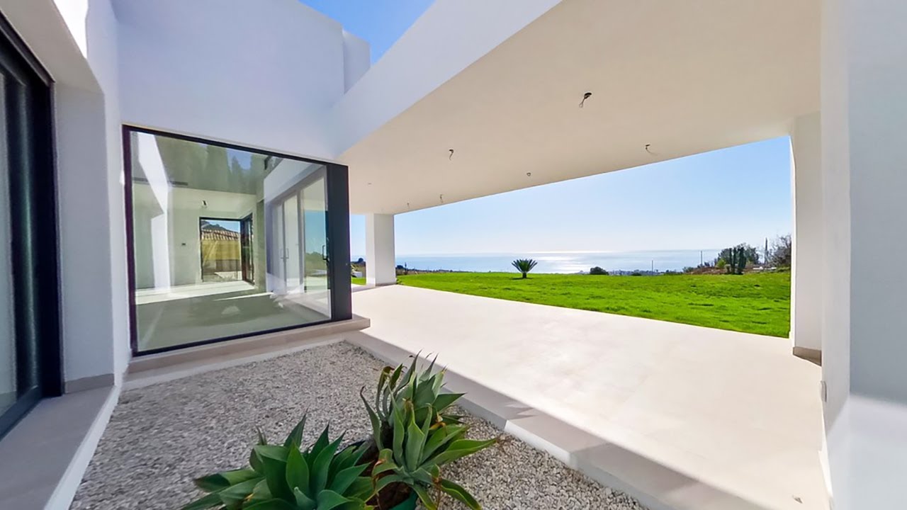 NEW! Minimalist Villa in Private Urbanisation (Mijas, Spain)【1.250.000€】