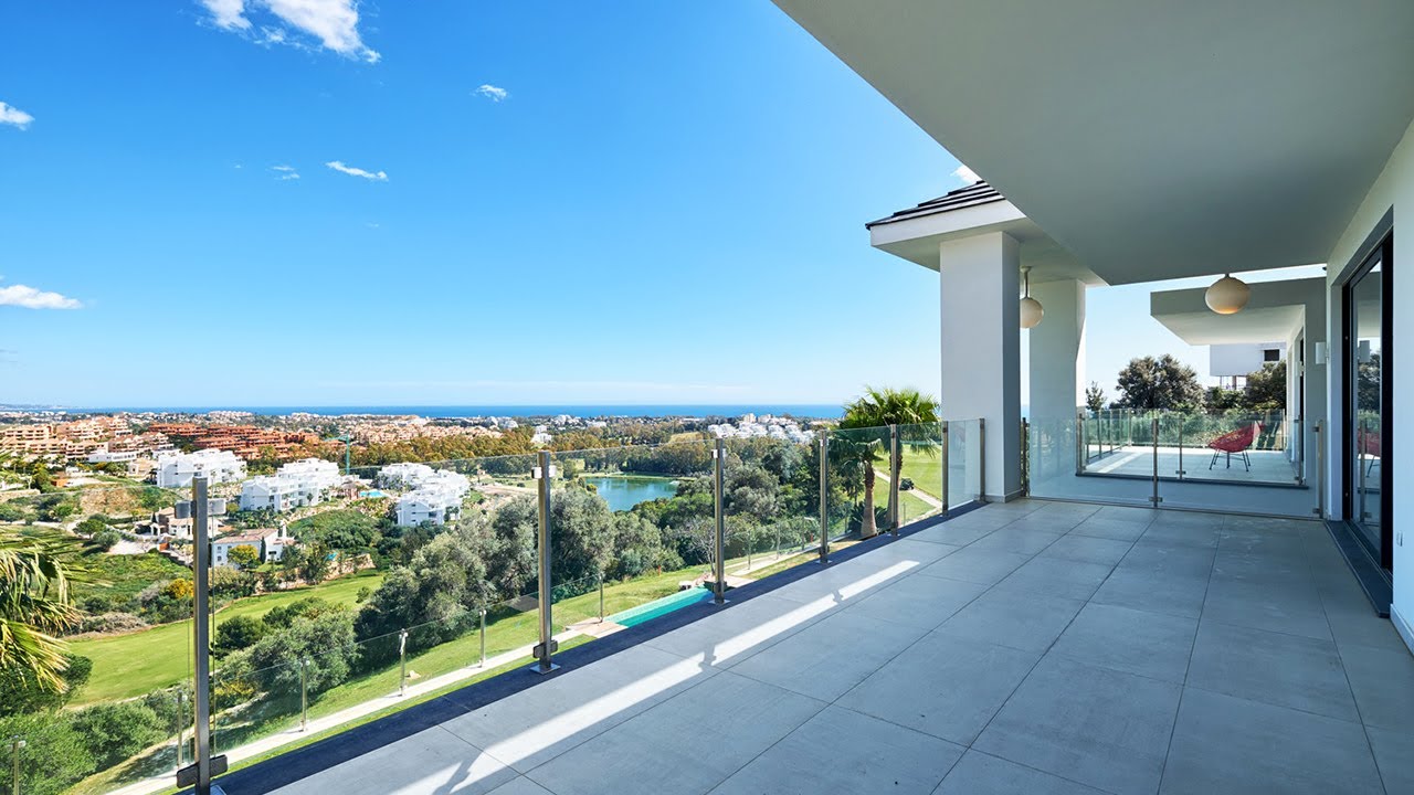 Modern Villa with GREAT SEA & Golf Views (Marbella)【2.950.000€】