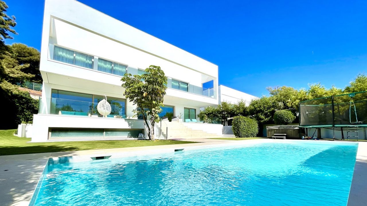 NEW! Rectangular Villa in CASASOLA near BEACH (Marbella)【2.500.000€】