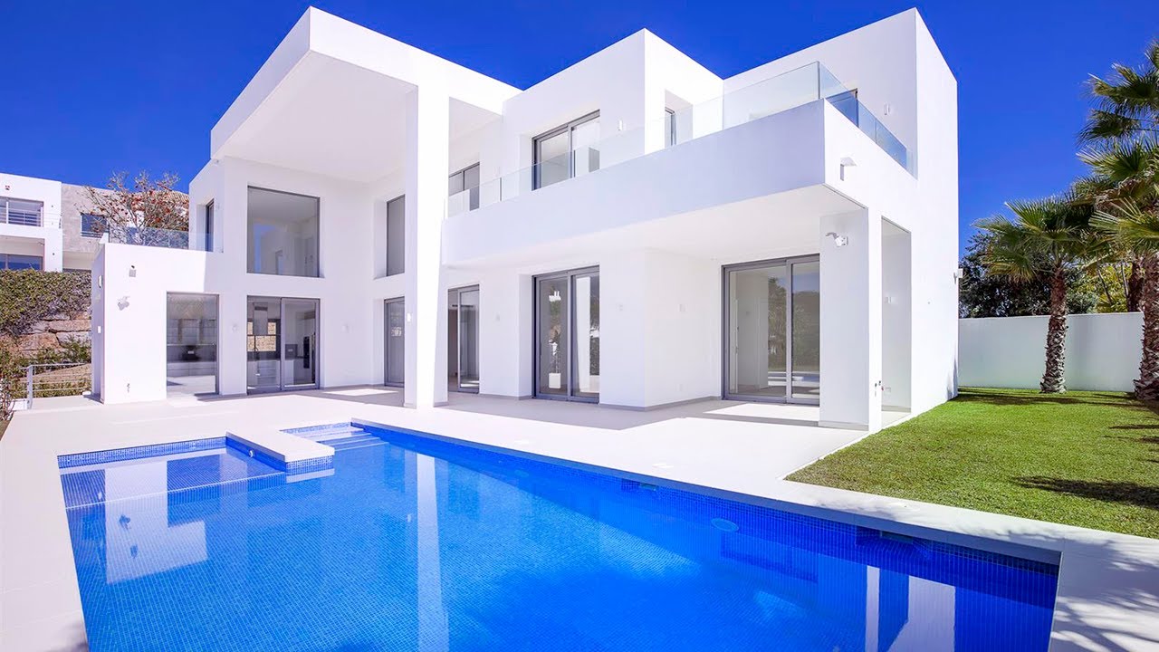 BRIGHT! Brand New Villa in Marbella【2.200.000€】