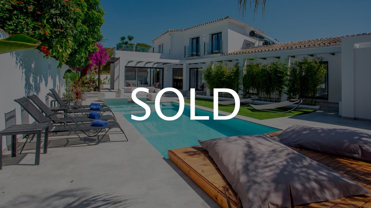 Chic Villa in PUERTO BANUS Marbella: Discover it!【1.700.000€】