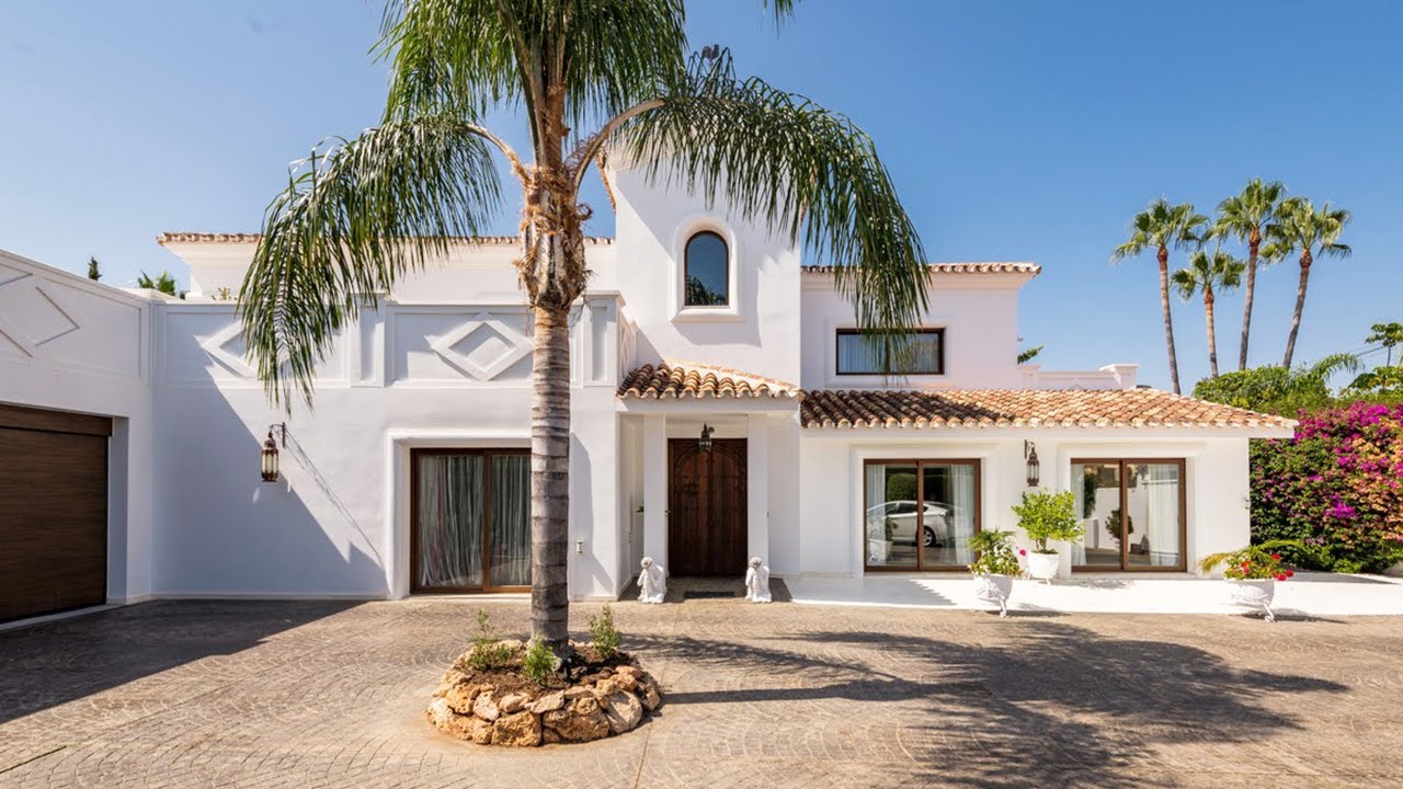 NEW! Andalusian Style Villa near BEACH (Marbella)【3.200.000€】
