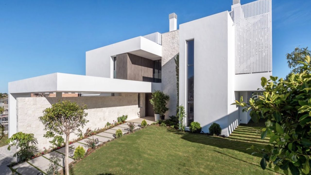 NEW Price! & Images. Villa in GATED Complex (Marbella)【1.490.000€】