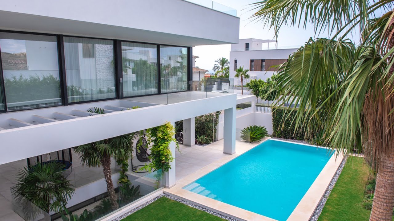 Villa in GATED Community (Marbella) READY to Move into【2.000.000€】